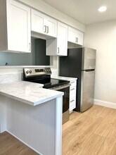 1218 Amethyst St, Unit C in Redondo Beach, CA - Building Photo - Building Photo