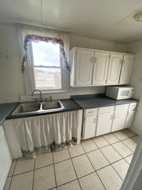 165 Frothingham Ave, Unit B