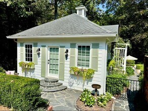 3418 Habersham Rd NW in Atlanta, GA - Building Photo - Building Photo