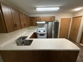 5013 50 St in Cold Lake, AB - Building Photo