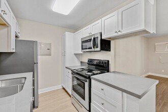 Rancho Hills in Vista, CA - Foto de edificio - Building Photo