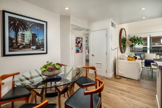 Residences on Third Street Promenade in Santa Monica, CA - Foto de edificio - Building Photo