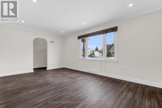 18 Princess St in St Catharines, ON - Building Photo - Building Photo