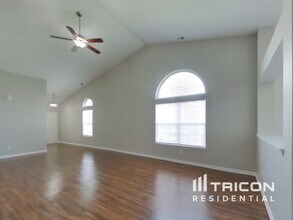 1345 Colony Park Cir in Greenwood, IN - Building Photo - Building Photo