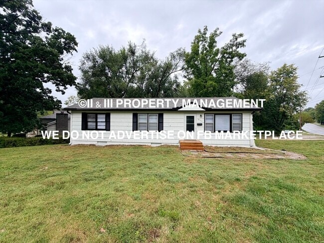 8704 W 70th Terrace in Overland Park, KS - Building Photo - Building Photo