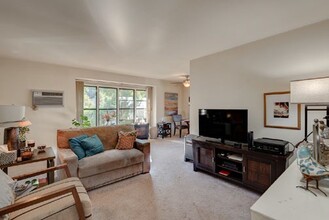 175 Mockingbird Ln in South Pasadena, CA - Building Photo - Interior Photo