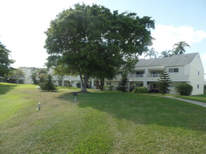 3417 NW 44th St, Unit 101 in Lauderdale Lakes, FL - Foto de edificio - Building Photo