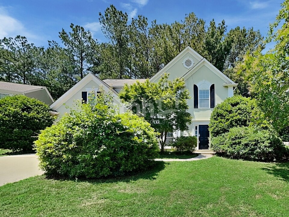 3800 Oak Park Dr in Suwanee, GA - Building Photo