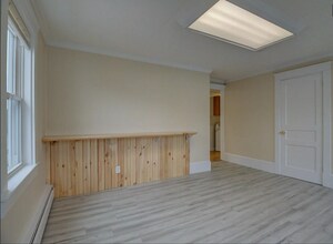 64 Bradbury St, Unit 3 in Biddeford, ME - Foto de edificio - Building Photo
