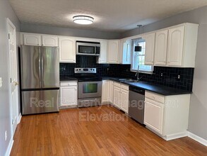2027 Harvest Dr in Winchester, VA - Foto de edificio - Building Photo