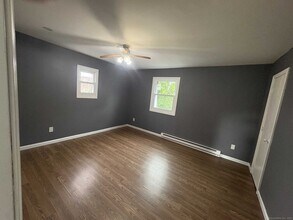 51 River St, Unit 1 bedroom 115 in Waterbury, CT - Building Photo - Building Photo