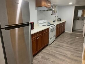 5632 Beacon St, Unit 1 in Pittsburgh, PA - Building Photo - Building Photo