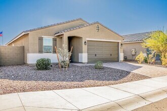 19981 W Badgett Ln in Litchfield Park, AZ - Building Photo - Building Photo