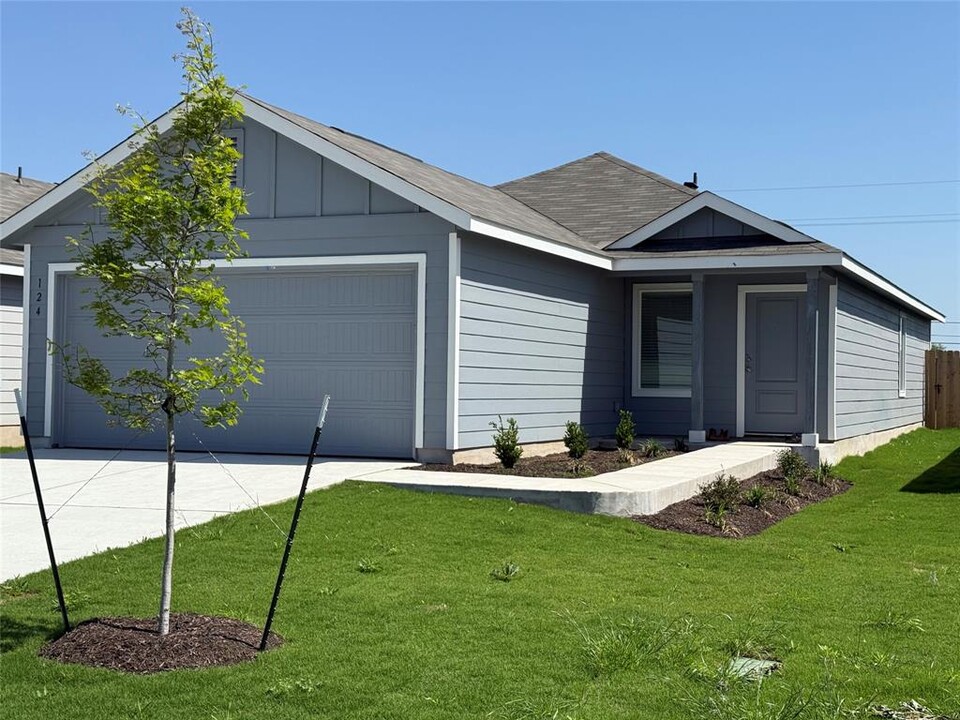 124 Hasty Heart Ct in Jarrell, TX - Building Photo
