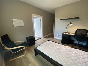 340 Harewood Rd in Nanaimo, BC - Building Photo - Building Photo
