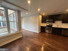 723 Sansom St in Philadelphia, PA - Building Photo