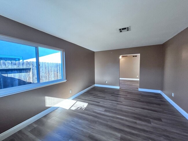 9137-9139 Tuolumne Dr in Sacramento, CA - Building Photo - Building Photo