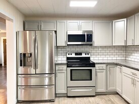 822 Bloom Rd in Danville, PA - Building Photo