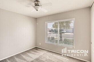 10022 N 48th Ave in Glendale, AZ - Building Photo - Building Photo