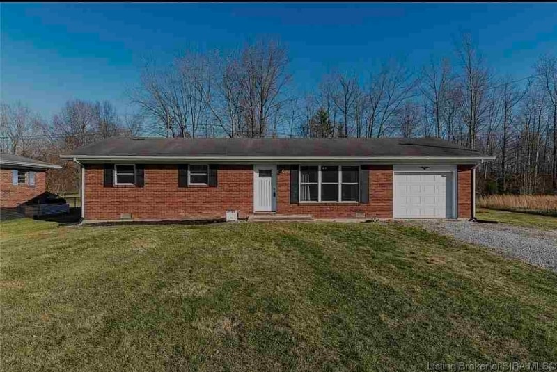 465 Morgan Dr in Austin, IN - Building Photo