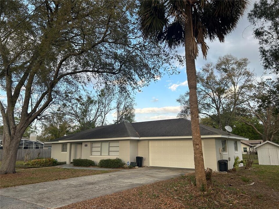 625 Forest Lake Dr in Altamonte Springs, FL - Foto de edificio