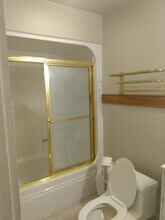 129 2nd Ave NE, Unit A in Independence, IA - Building Photo - Building Photo