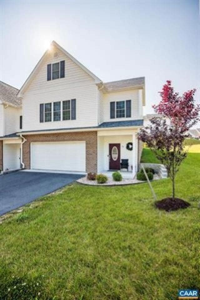 property at 15 Collinswood Wy