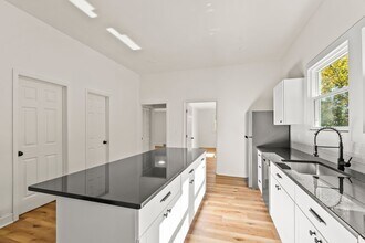 FULLY RENOVATED apartment homes in the heart of Winston-Salem! in Winston-Salem, NC - Foto de edificio - Interior Photo