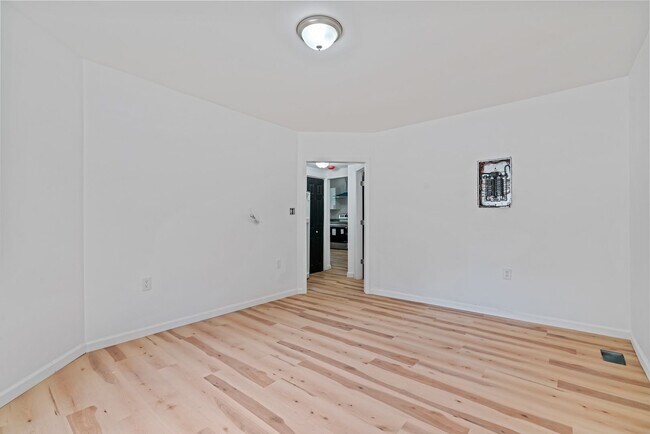 7711 Westmoreland Ave-Unit -Unit 3 in Pittsburgh, PA - Building Photo - Building Photo