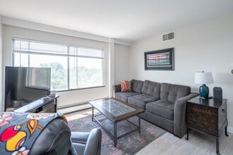 Fulton Terrace in Minneapolis, MN - Building Photo - Interior Photo