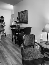 334 Wells Ave S in Renton, WA - Foto de edificio - Building Photo