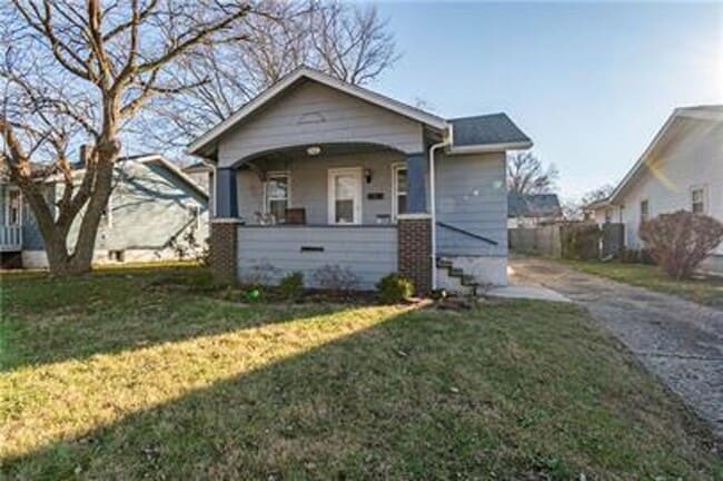 property at 965 E Wood St