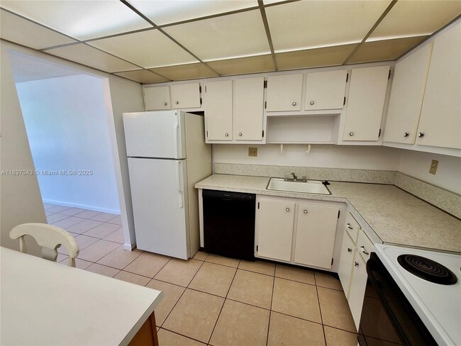 2731 Taft St in Hollywood, FL - Building Photo - Building Photo