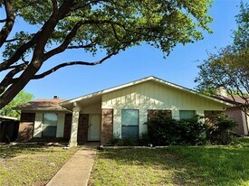 2227 Crockett Dr in Carrollton, TX - Building Photo