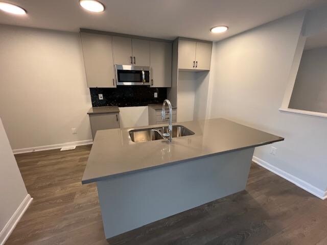 801 Glenroy Gilbert Dr in Ottawa, ON - Building Photo