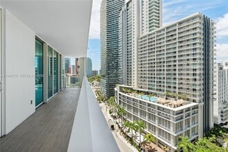 1080 Brickell Ave, Unit 1401 in Miami, FL - Foto de edificio - Building Photo