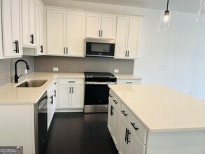 1568 Driggs Dr NW in Atlanta, GA - Building Photo - Building Photo