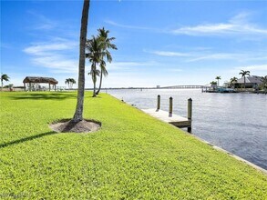 4280 SE 20th Pl in Cape Coral, FL - Building Photo - Building Photo