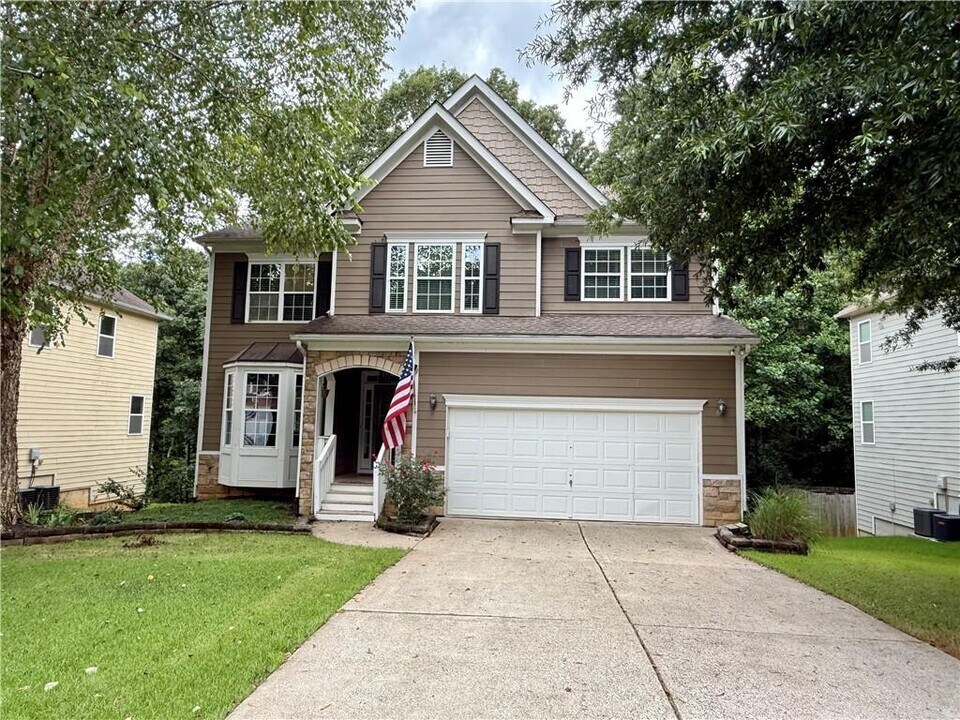 950 Mill Creek Ave in Canton, GA - Foto de edificio