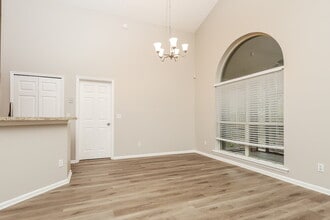 1527 Linkside Dr in Orange Park, FL - Foto de edificio - Building Photo