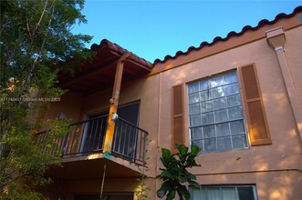 7101 Miami Lakes Dr-Unit -Q12 in Hialeah, FL - Building Photo - Building Photo