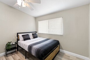 2417 E Wilson Ave in Las Vegas, NV - Building Photo