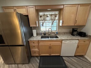 11675 W Dixie Shores Dr in Crystal River, FL - Building Photo - Building Photo