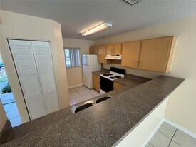 11614 NW 37th St in Coral Springs, FL - Building Photo