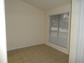 16111 Aspenglen Dr, Unit 1004 in Houston, TX - Building Photo - Building Photo