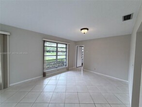 5011 Madison St in Hollywood, FL - Building Photo - Building Photo