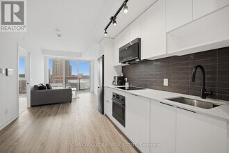 5 Defries St in Toronto, ON - Building Photo - Building Photo