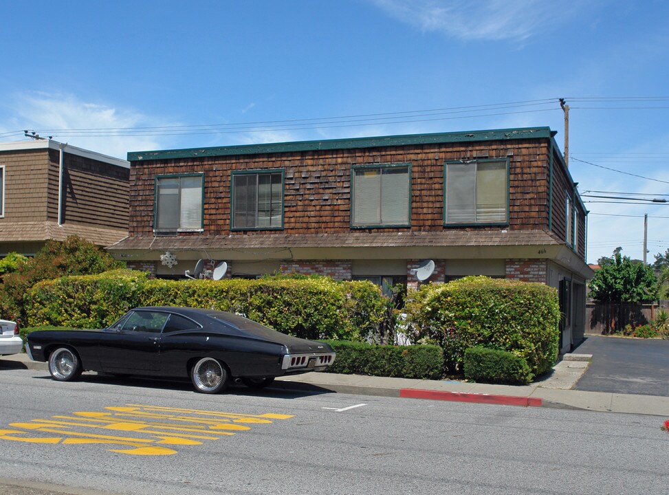 466 Richmond Dr in Millbrae, CA - Foto de edificio