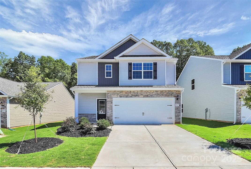 7019 Jerimoth Dr in Charlotte, NC - Building Photo