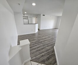 17602 NW 25th Ave in Miami Gardens, FL - Building Photo - Building Photo